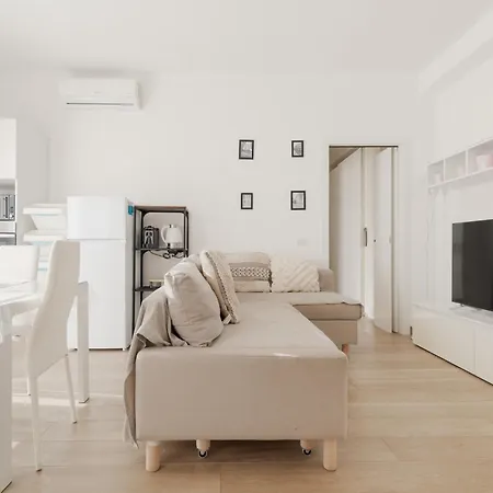 Guesthost - Spacious Balcony X6 * Mailand