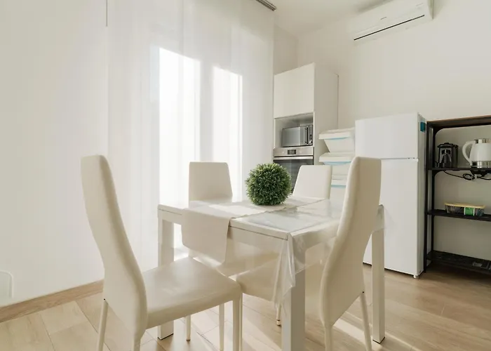 Apartment Guesthost - Spacious Balcony X6 Mailand