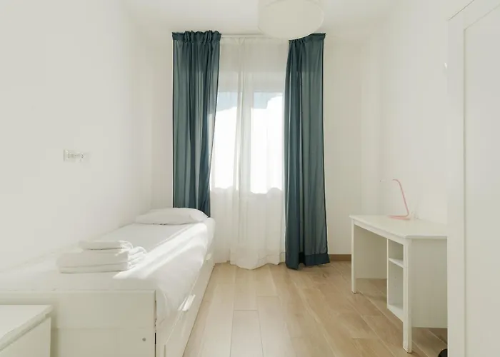 Guesthost - Spacious Balcony X6 Mailand