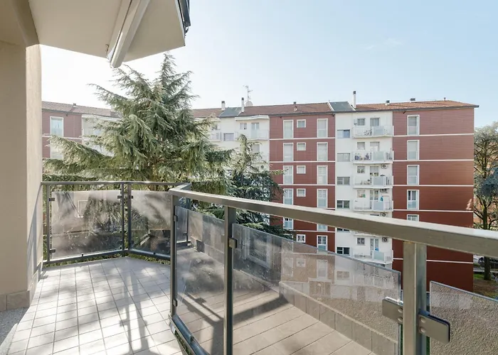 Guesthost - Spacious Balcony X6 Mailand
