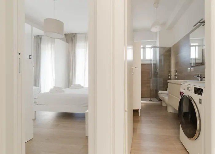 Apartment Guesthost - Spacious Balcony X6 *