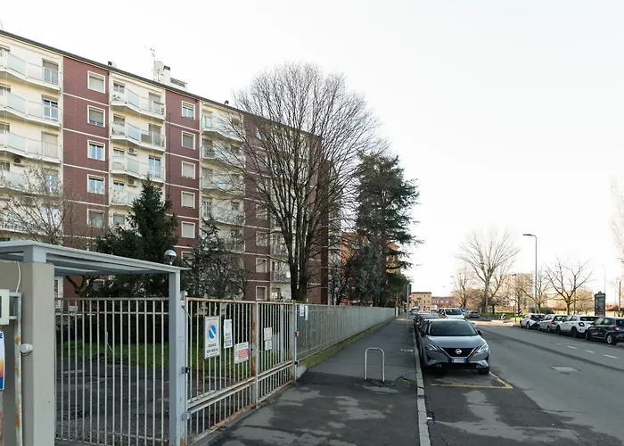 Guesthost - Spacious Balcony X6 * Mailand